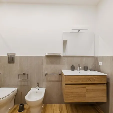 Le Stanze Del Poeta Libero Bovio 4* Napoli